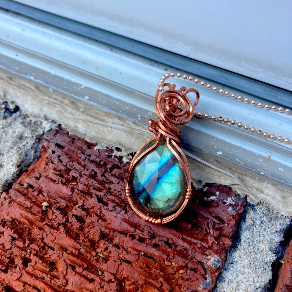 Wire wrapped labradorite pendant